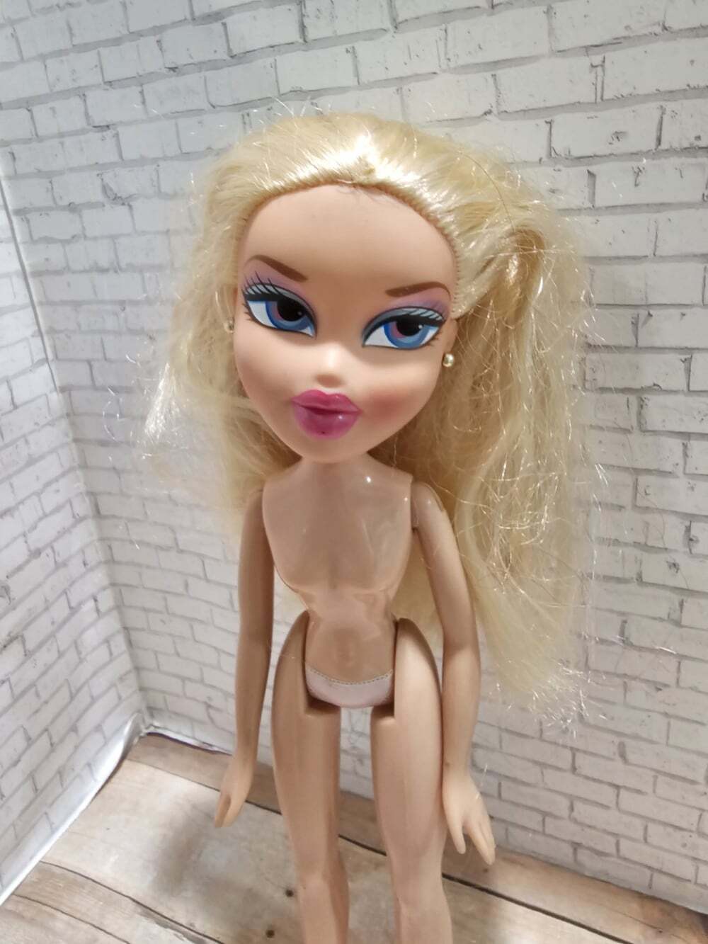 2005 Bratz Campfire Cloe Blonde Doll Nude Original Earrings Y2K MGA Vintage